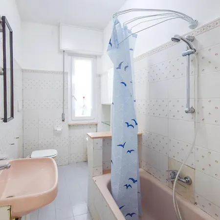 2 Bedroom Stunning In Rapallo