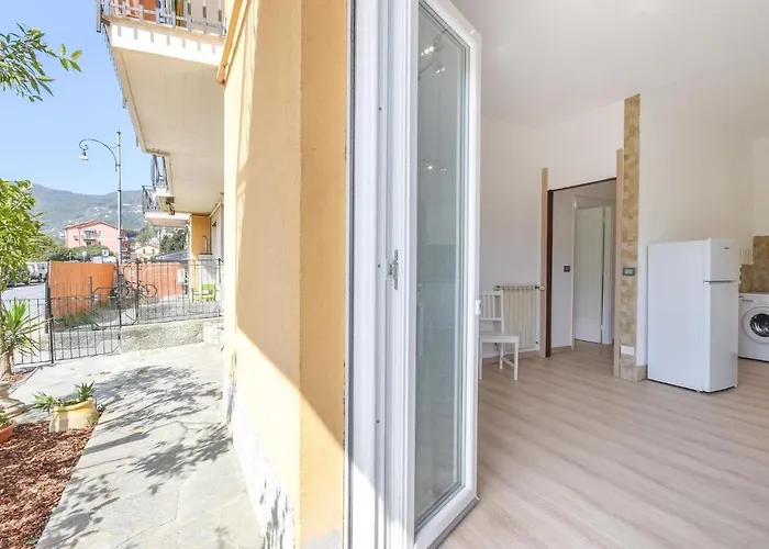 2 Bedroom Stunning In Apartament Rapallo