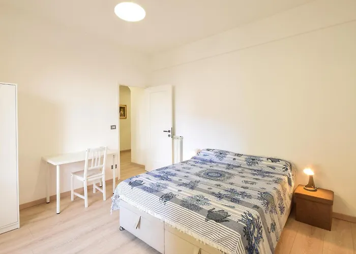 2 Bedroom Stunning In *